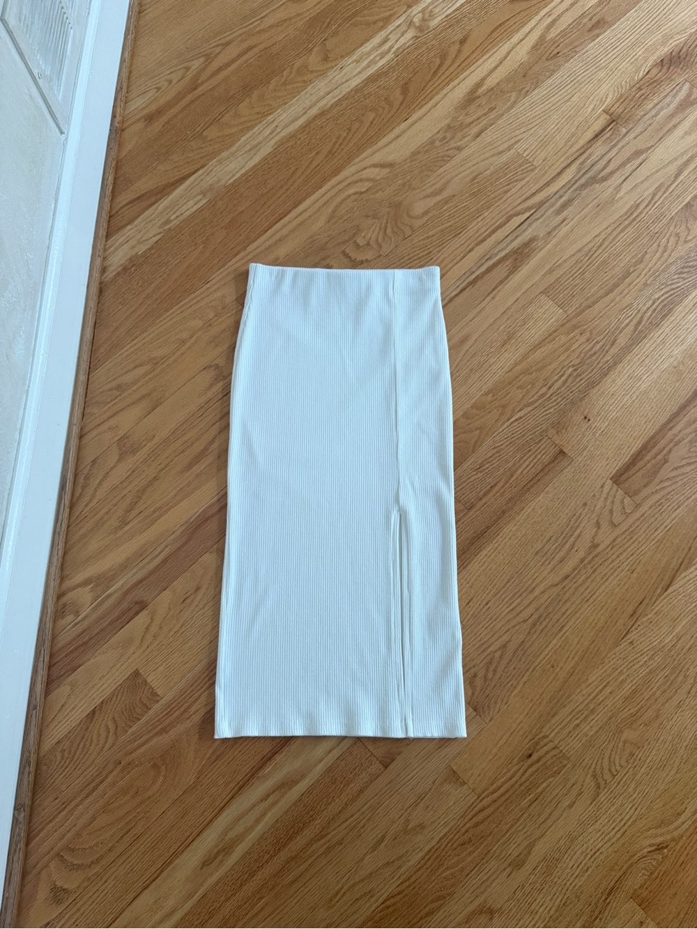 White midi skirt with side slit size S
